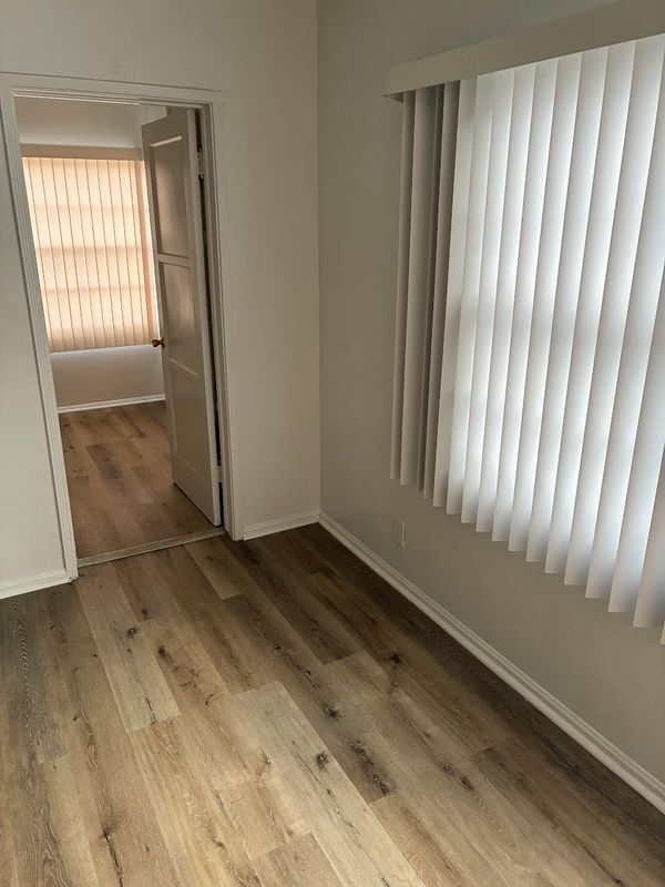 Foto del edificio - 4820 W Slauson Ave