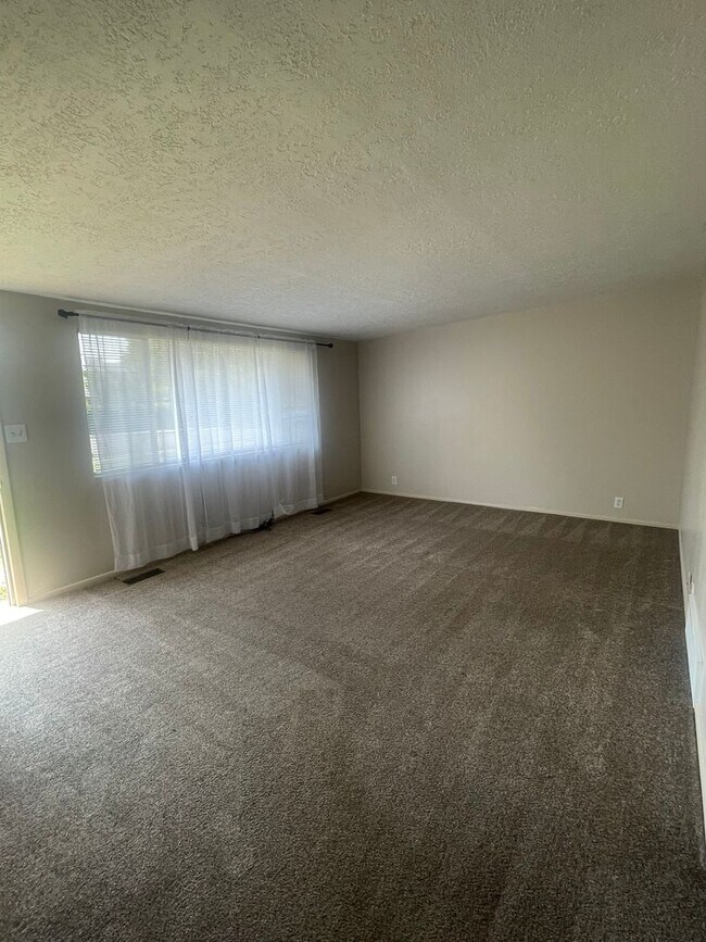 Foto del edificio - 225-227 E 200 S
