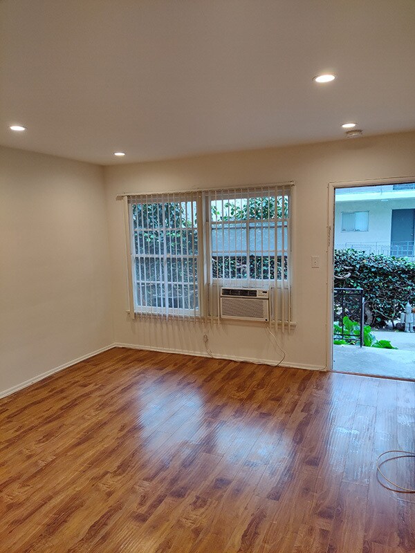 Building Photo - 4321 Ventura Canyon Ave