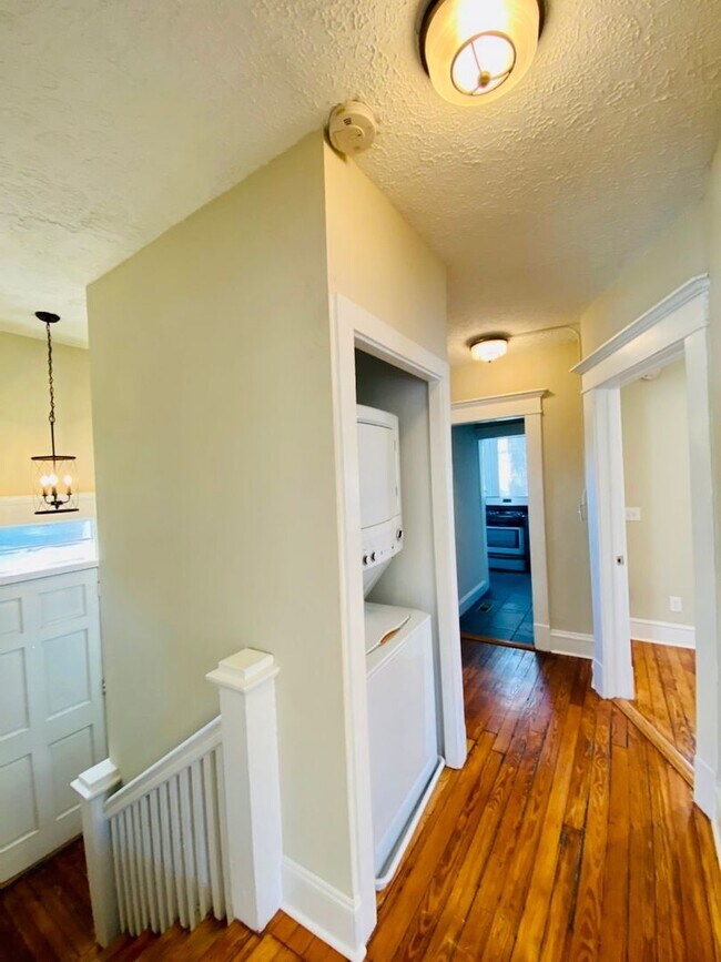 Foto del edificio - 688 Linwood Ave NE