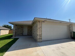 Building Photo - 1102 Ashton Ln