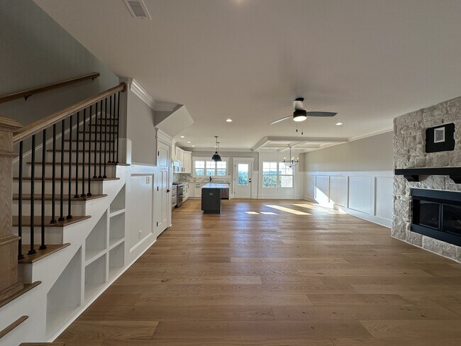Building Photo - 1112 N Westyn Lp