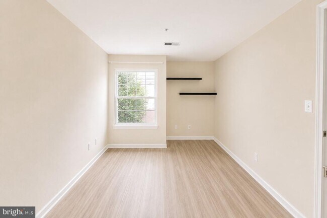 Foto del edificio - 18501 Fairlight Dr