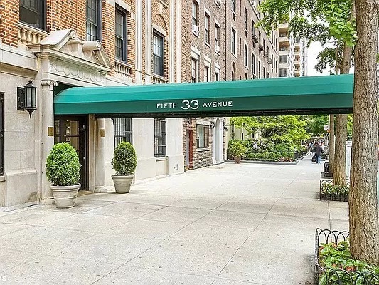 Building Photo - 33 5th Ave