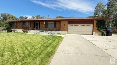 Building Photo - 1357 E Milne Ln
