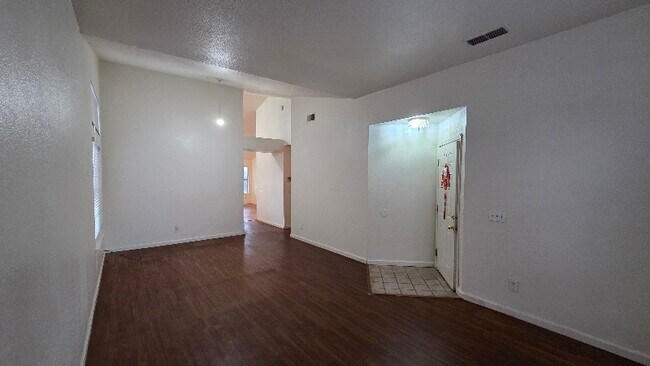 Foto del edificio - 8272 Arroyo Vista Dr