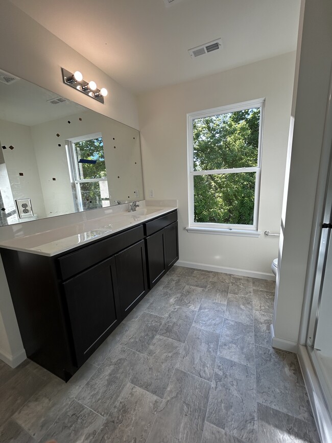 Building Photo - 463 Sweetgrass Dr