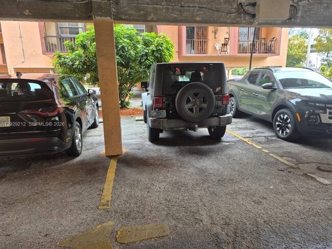 Building Photo - 440 E 23rd St