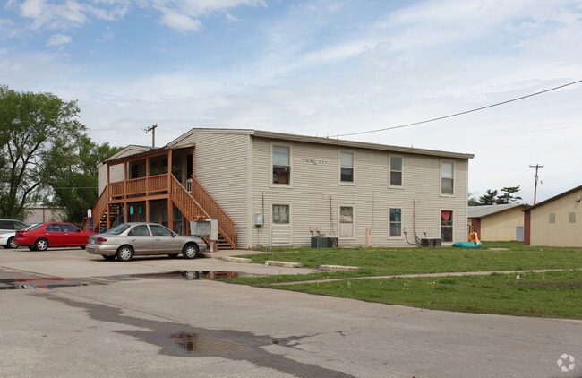 Building Photo - 1601 NW Central Ave