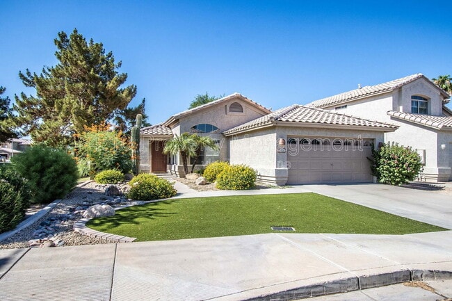 Building Photo - 407 W Colt Rd