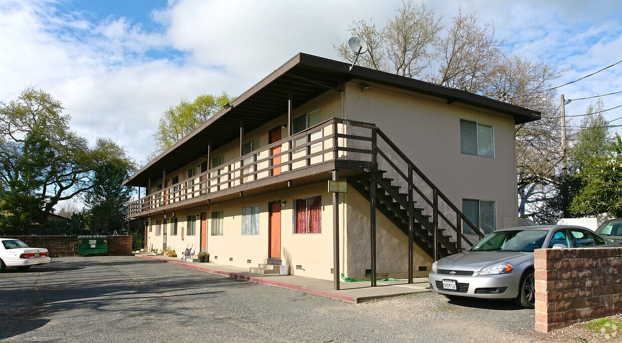 Building Photo - 359 W Verano Ave