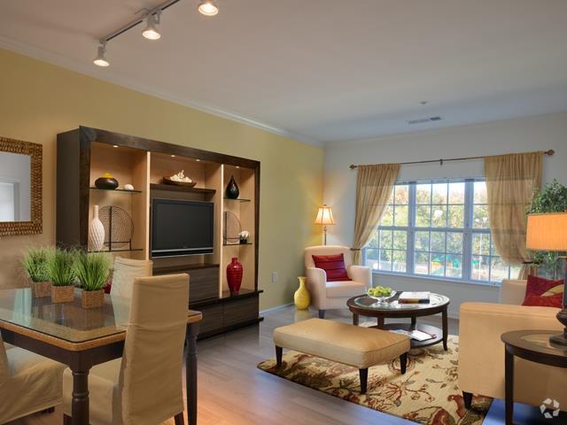Living Room/Dining - Bell Diridon