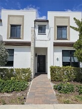 Building Photo - 813 NE 211th St