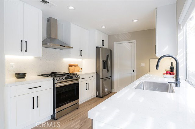 Foto del edificio - 17552 Wayne Ave