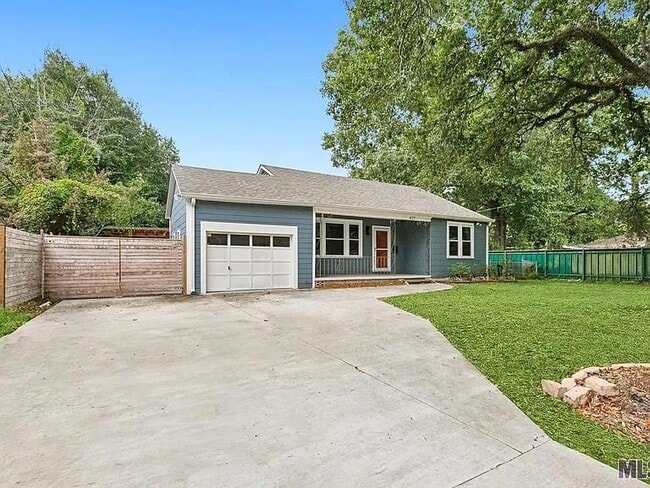 Building Photo - 427 S Ardenwood Dr