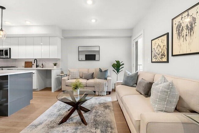 Living Area - 321 W Broadway