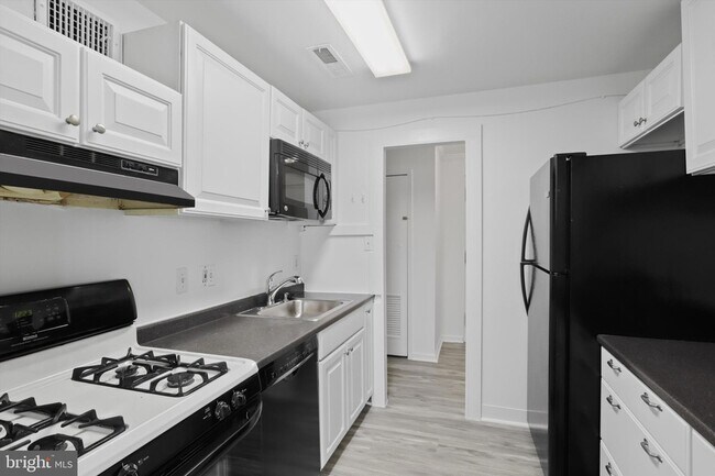 Foto del edificio - 3100 S Manchester St
