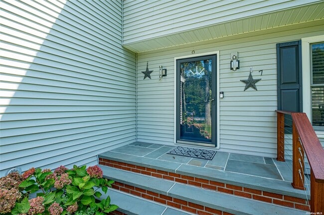 Building Photo - 7 Flocee Pl