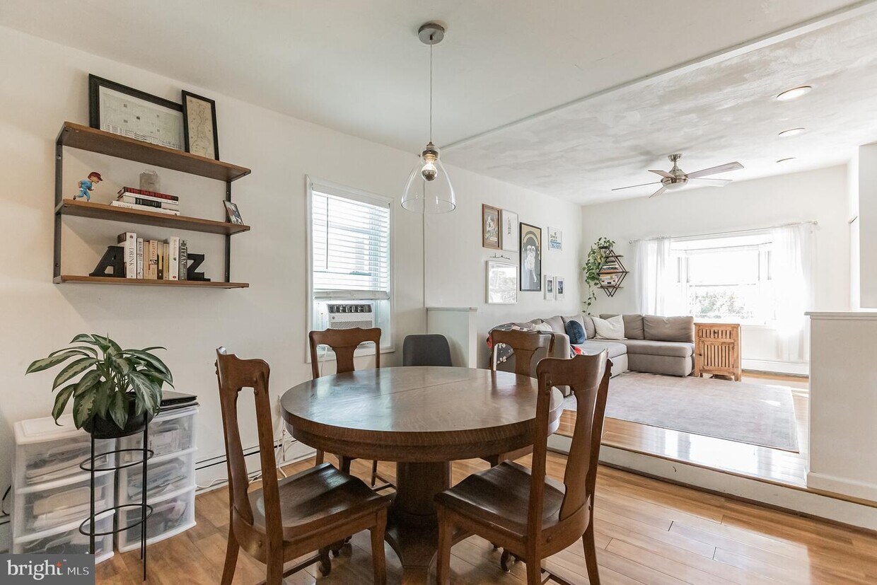 Foto principal - 1017 Mountain St