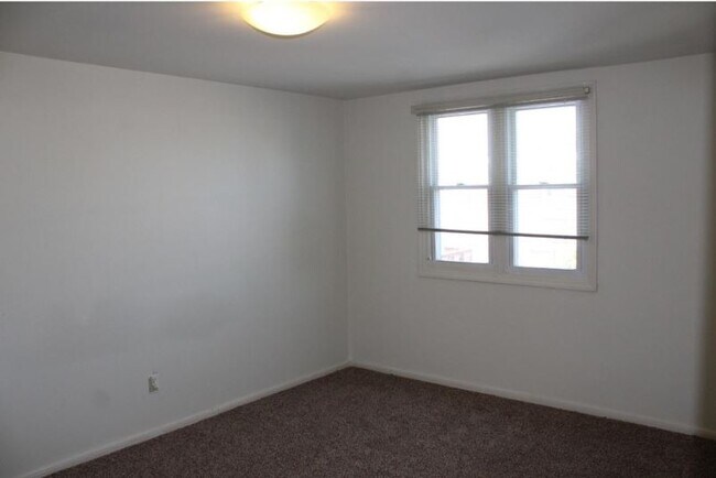 Master bedroom. - 116 Chadwick Avenue