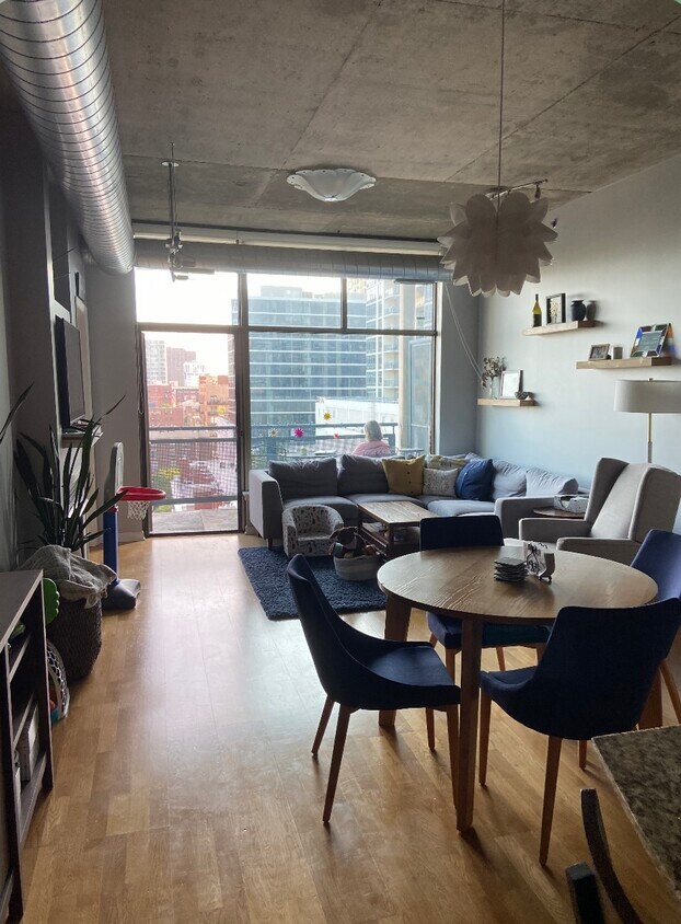 Foto principal - 125 E 13th St