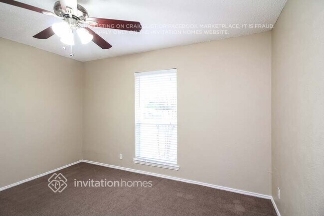 Foto del edificio - 2704 N Bell Ave