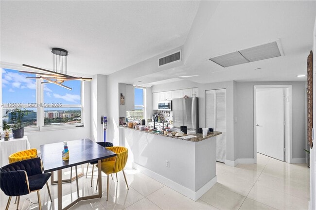 Building Photo - 19501 W Country Club Dr