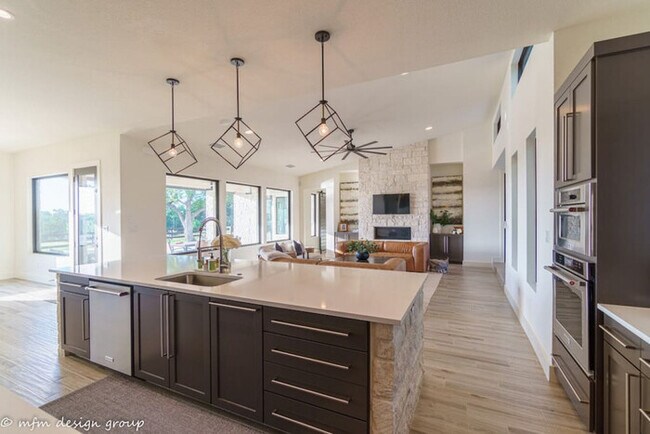 Building Photo - Heather Hills on San Gabriel! Views/Pool/2...