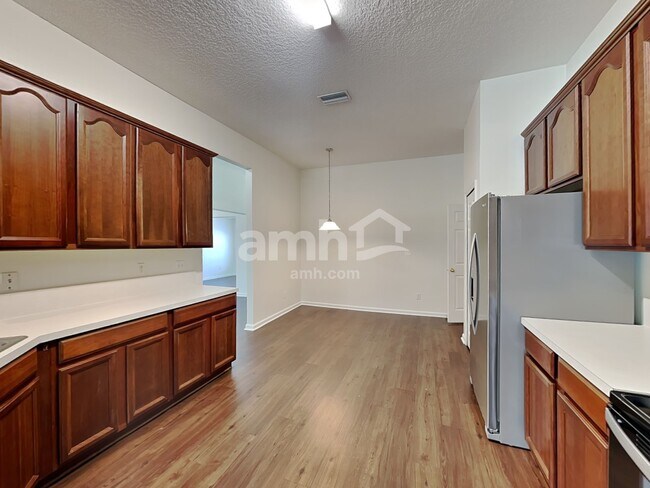 Foto del edificio - 2725 Spinnerbait Ct