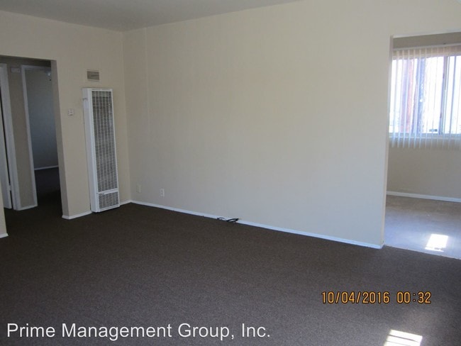 Building Photo - 7632 Garvalia Ave