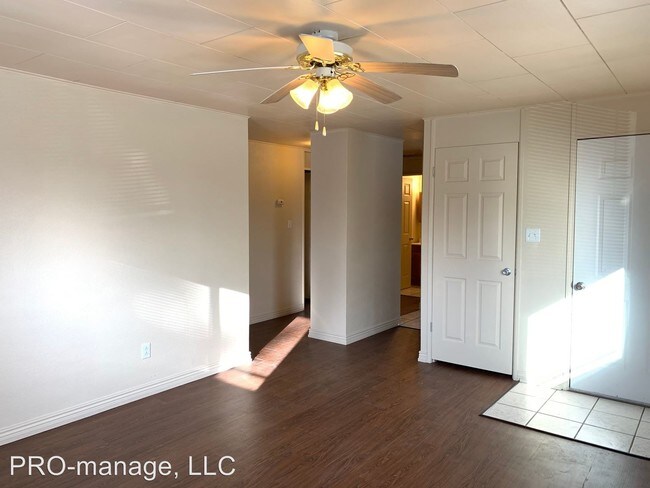 Building Photo - 605 Cambridge Dr