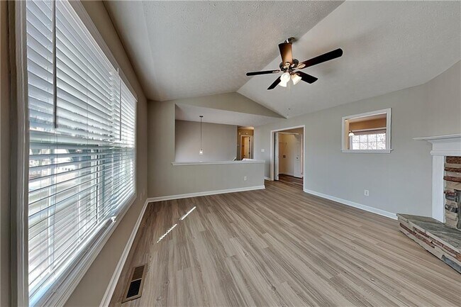 Building Photo - 178 Colton Dr