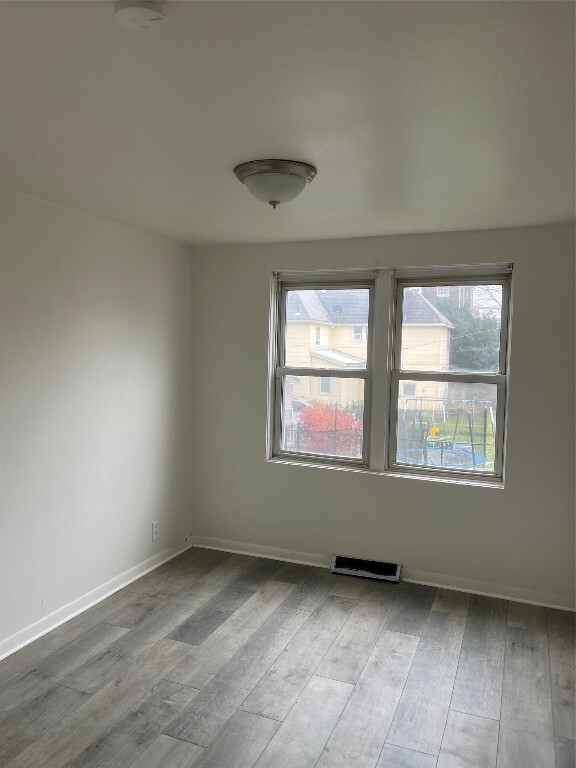 Building Photo - 223 Squires Ave