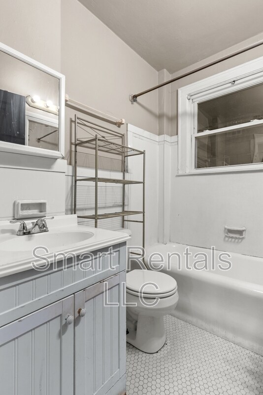 Foto del edificio - 5618 S Grand Blvd