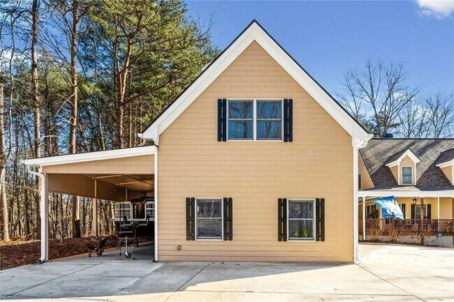 Foto del edificio - 4640 Chestatee Pointe Rd