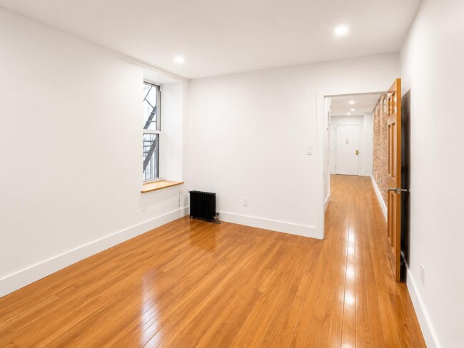 Building Photo - 175 Pinehurst Ave