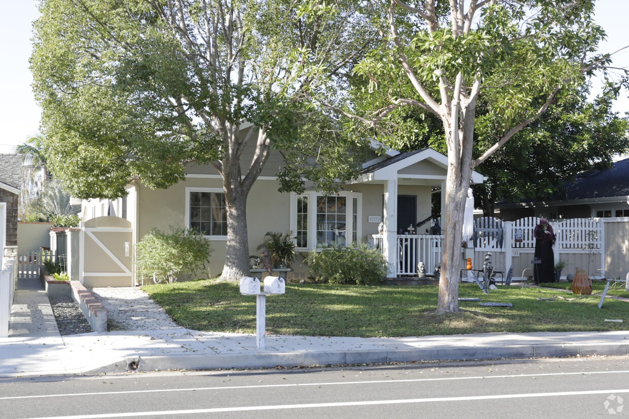 Primary Photo - 355 Broadway