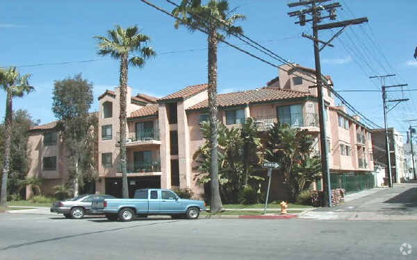 Foto del edificio - 28-36 Cerritos Ave
