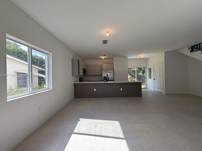 Foto del edificio - 2788 NW 9th Pl