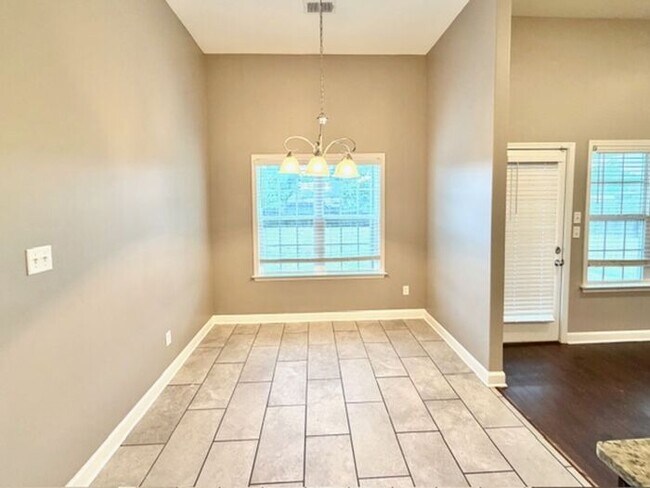 Foto del edificio - Now Leasing a 4 bedroom 3 bath home in Olive Branch