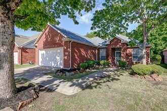 Building Photo - 2504 Cypress Point Dr