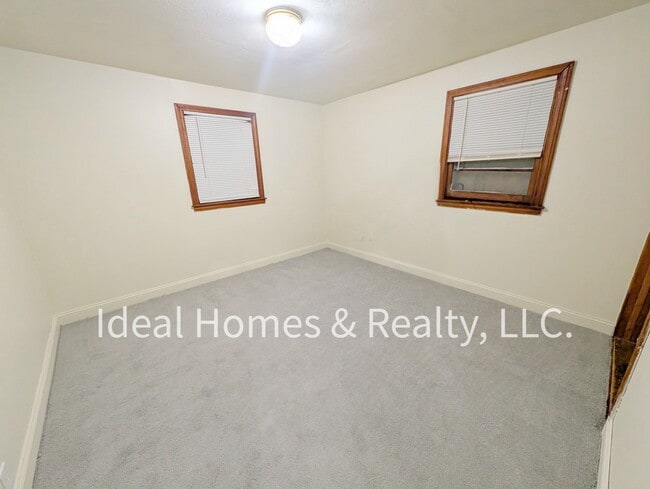 Building Photo - 3061 Raywood St