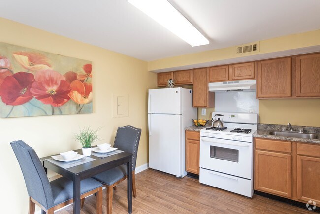 2HAB, 1BA - 675 ft² - Day Village Townhomes