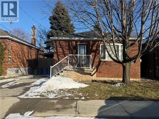 Building Photo - 85 E 11th St