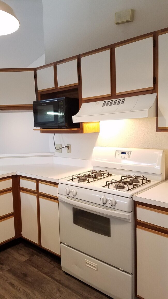 Foto del edificio - 749 Hilltop Ln