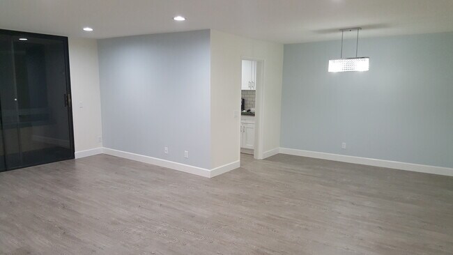 Foto del edificio - 4041 Via Marisol