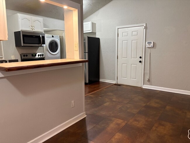 Foto del edificio - 2 Bedroom, 1 Bathroom House in High Point!