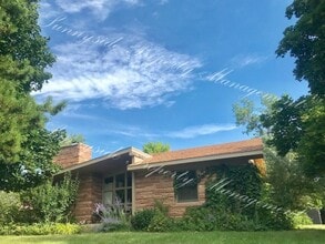 Building Photo - 1525 Kalmia Ave