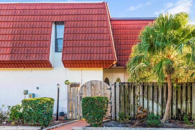 Building Photo - 10907 Meadow Lark Cove Dr