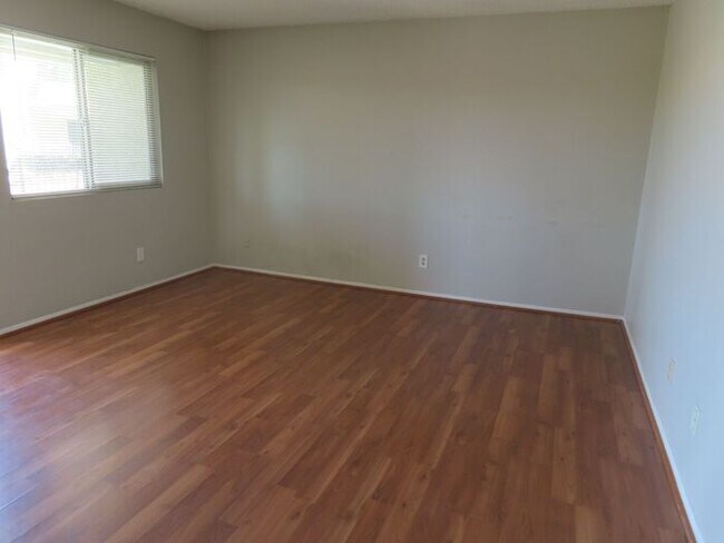 Building Photo - North Mesa 2 Bedroom 2 Bath Condo in Gated Community